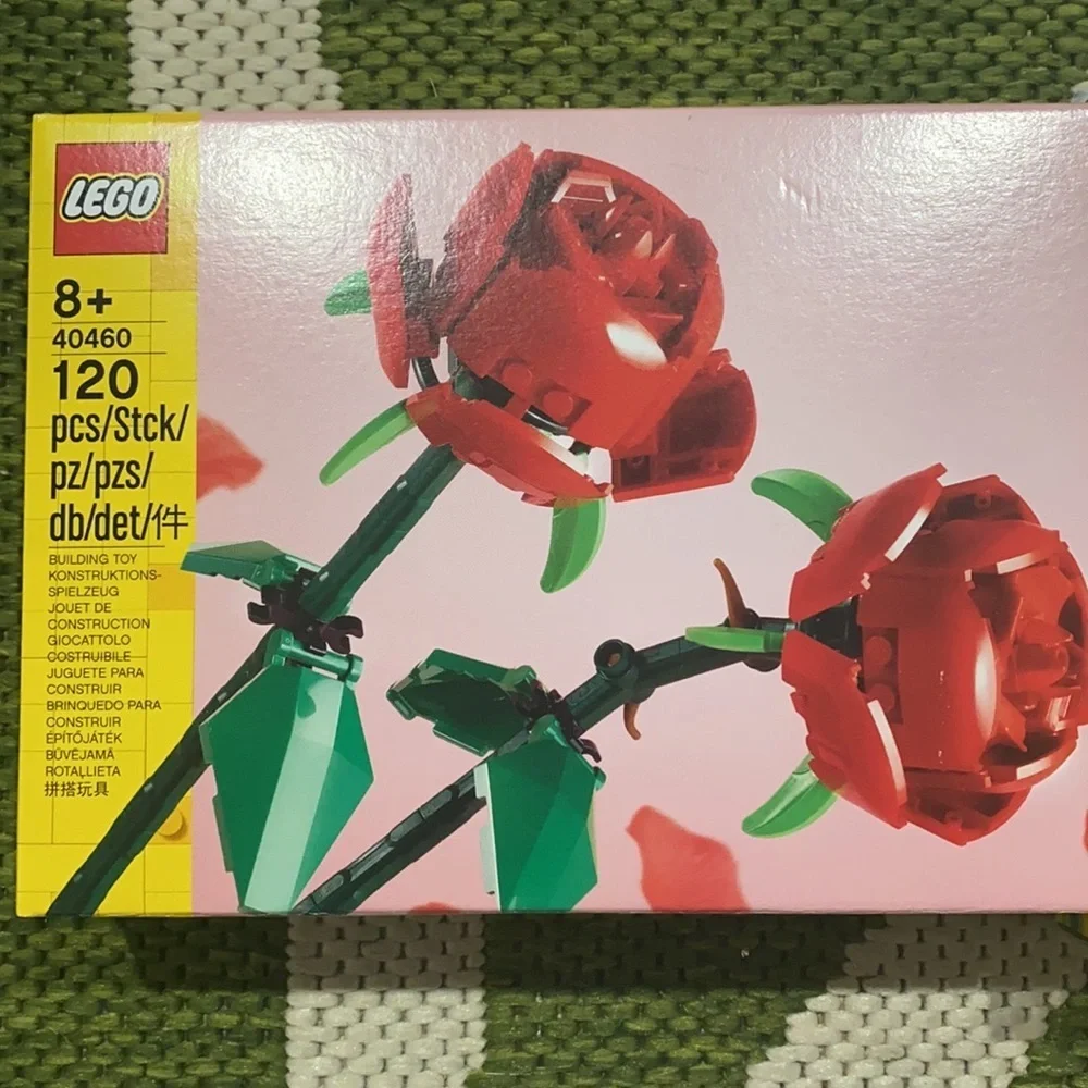 NIB LEGO tulips and roses set